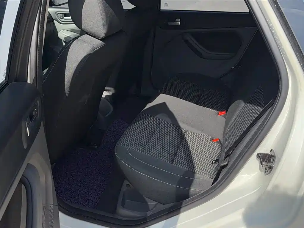 Ford Focus 2016 — фото 13