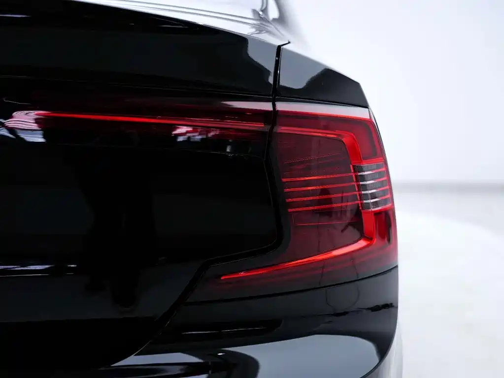 Volvo S90 2023 — фото 15