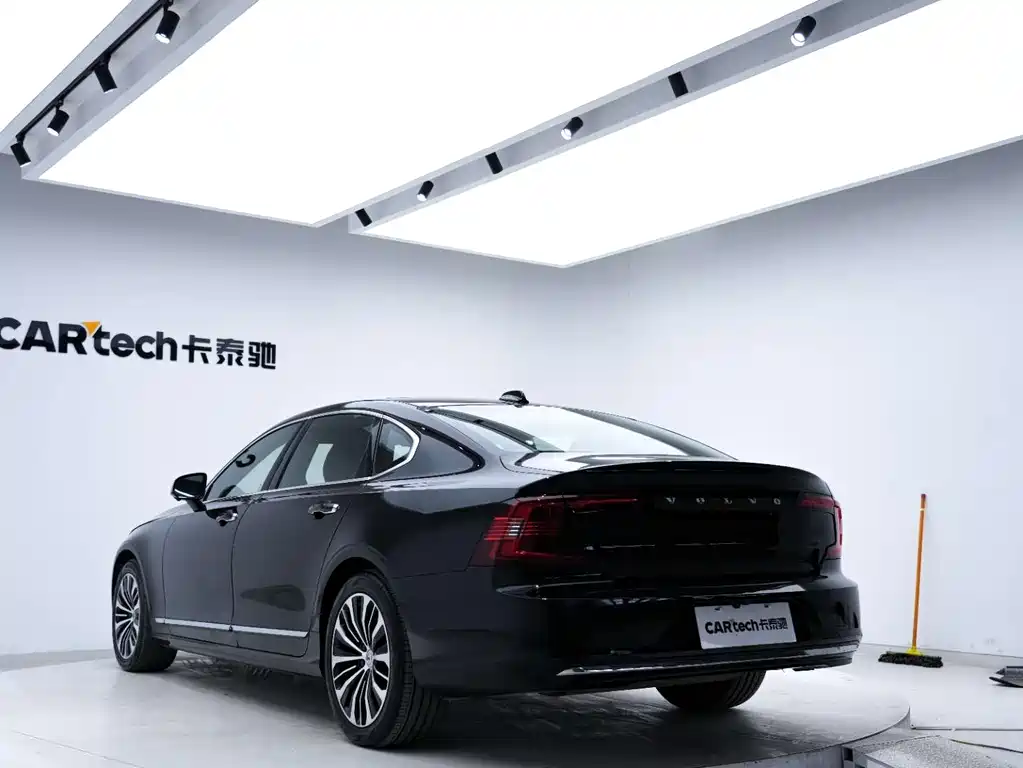 Volvo S90 2023 — фото 10