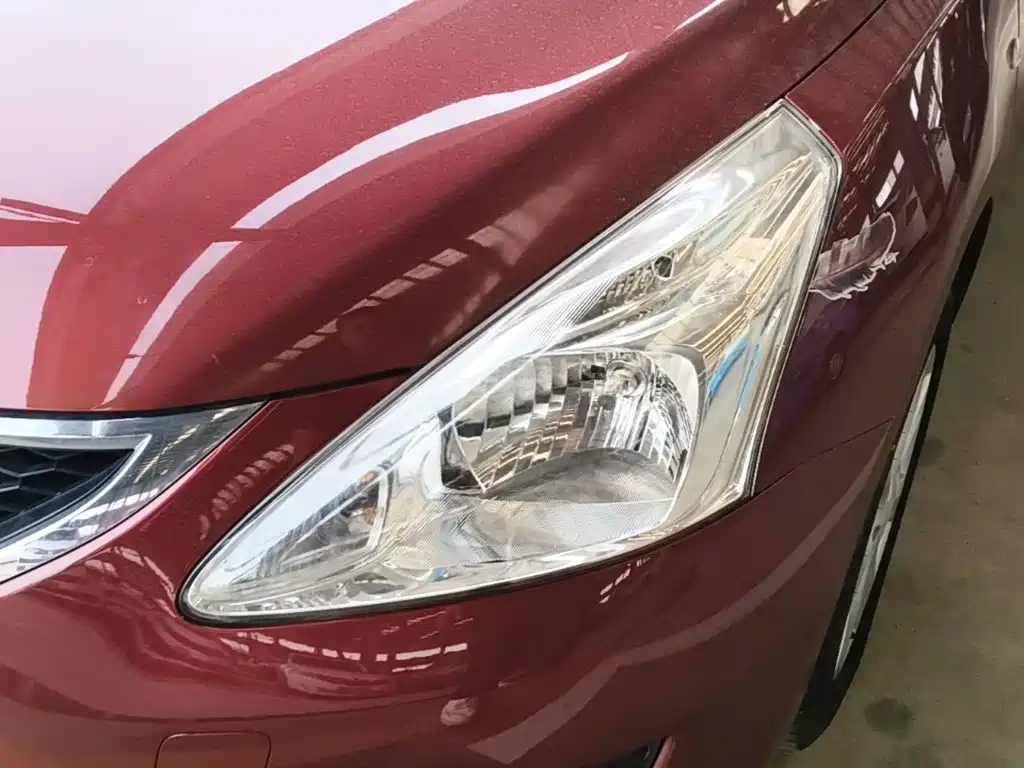 Nissan Tiida 2015 — фото 24