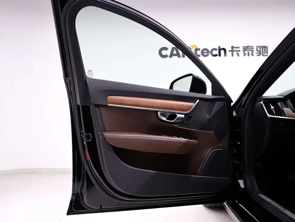 Volvo S90 2023 — фото 25