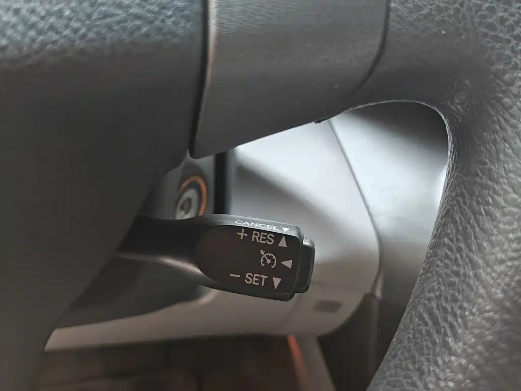 Toyota RAV4 2011 — фото 23