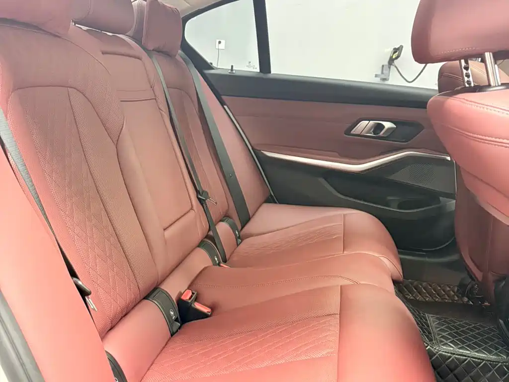 BMW 3 Series 2023 — фото 13