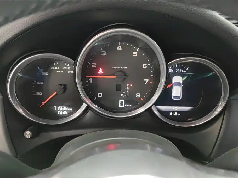 Porsche Macan 2015 — фото 14