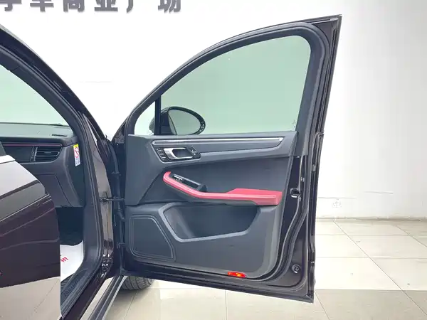 Porsche Macan 2023
