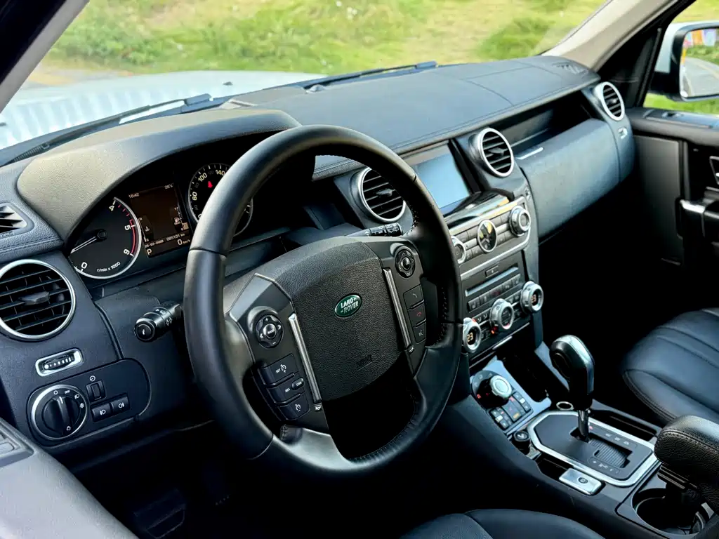 Land Rover Discovery 2011 — фото 16
