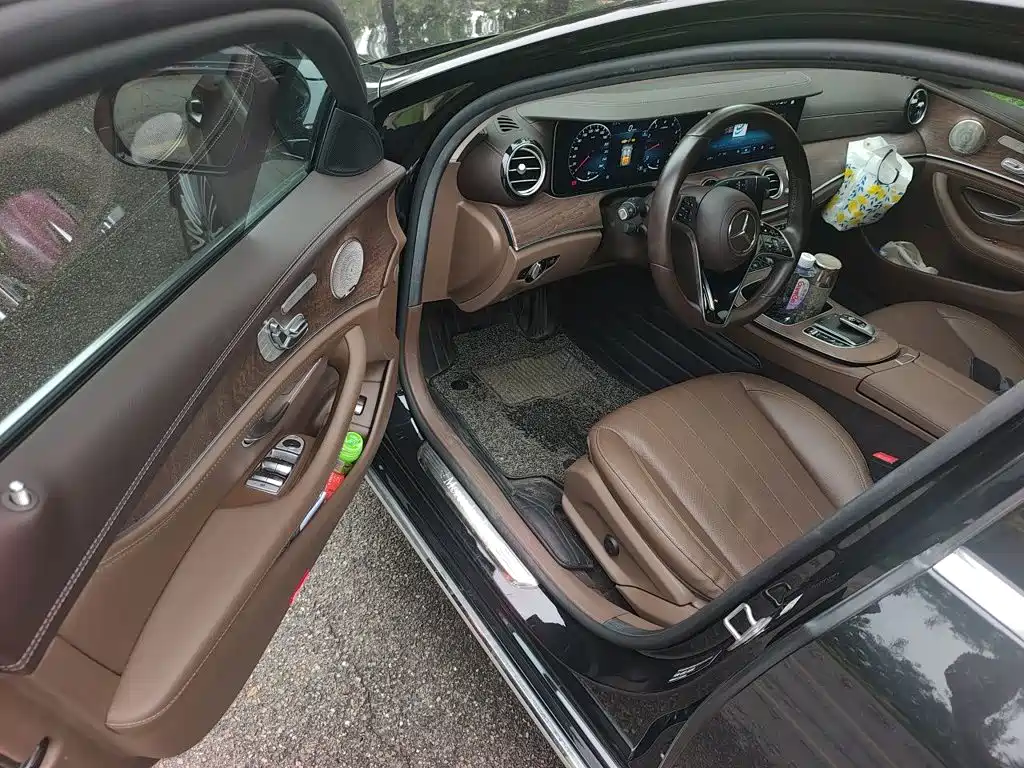 Mercedes-Benz E-Class 2022 — фото 12