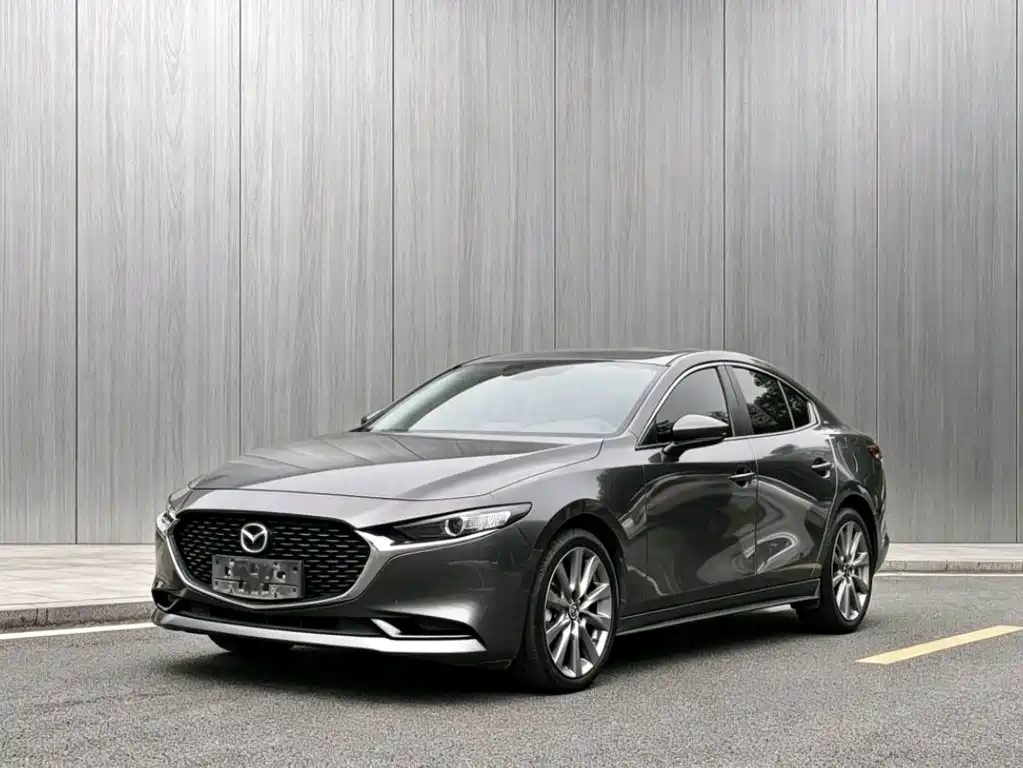Mazda 3 Axela 2022 — фото 1