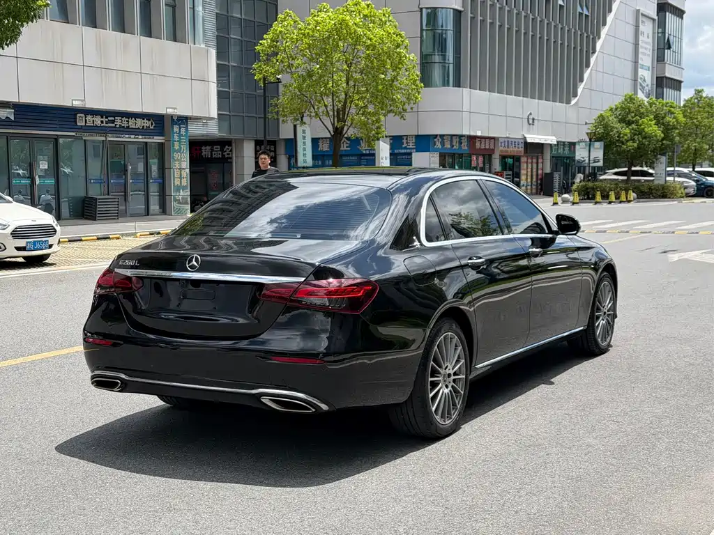 Mercedes-Benz E-Class 2020 — фото 9