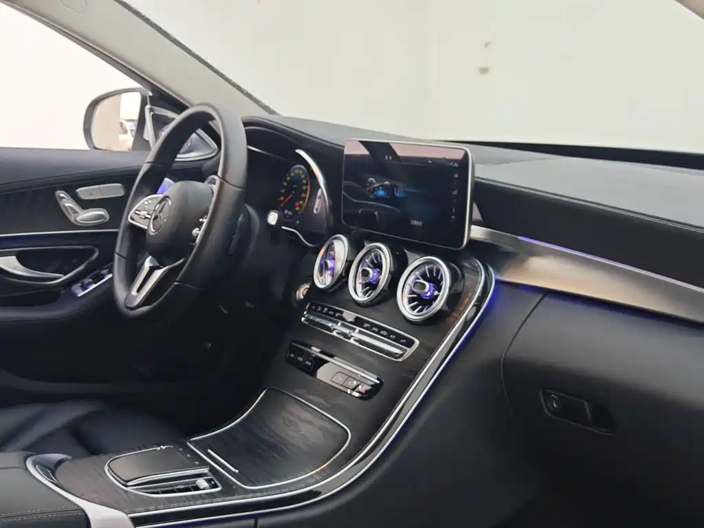 Mercedes-Benz C-Class 2019 — фото 11