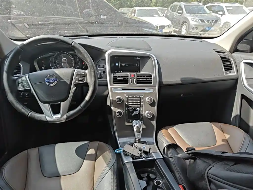 Volvo XC60 2015 — фото 10