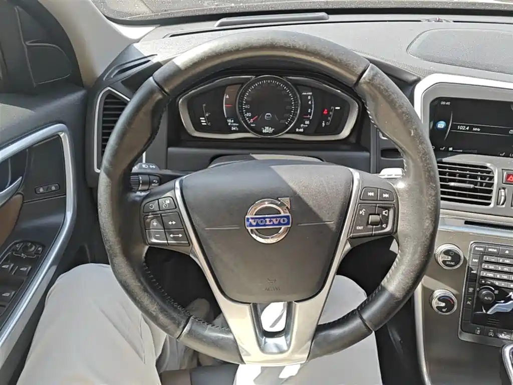 Volvo XC60 2015 — фото 11