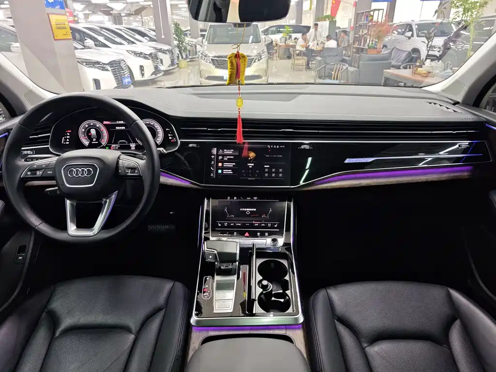 Audi Q7 2023 — фото 4