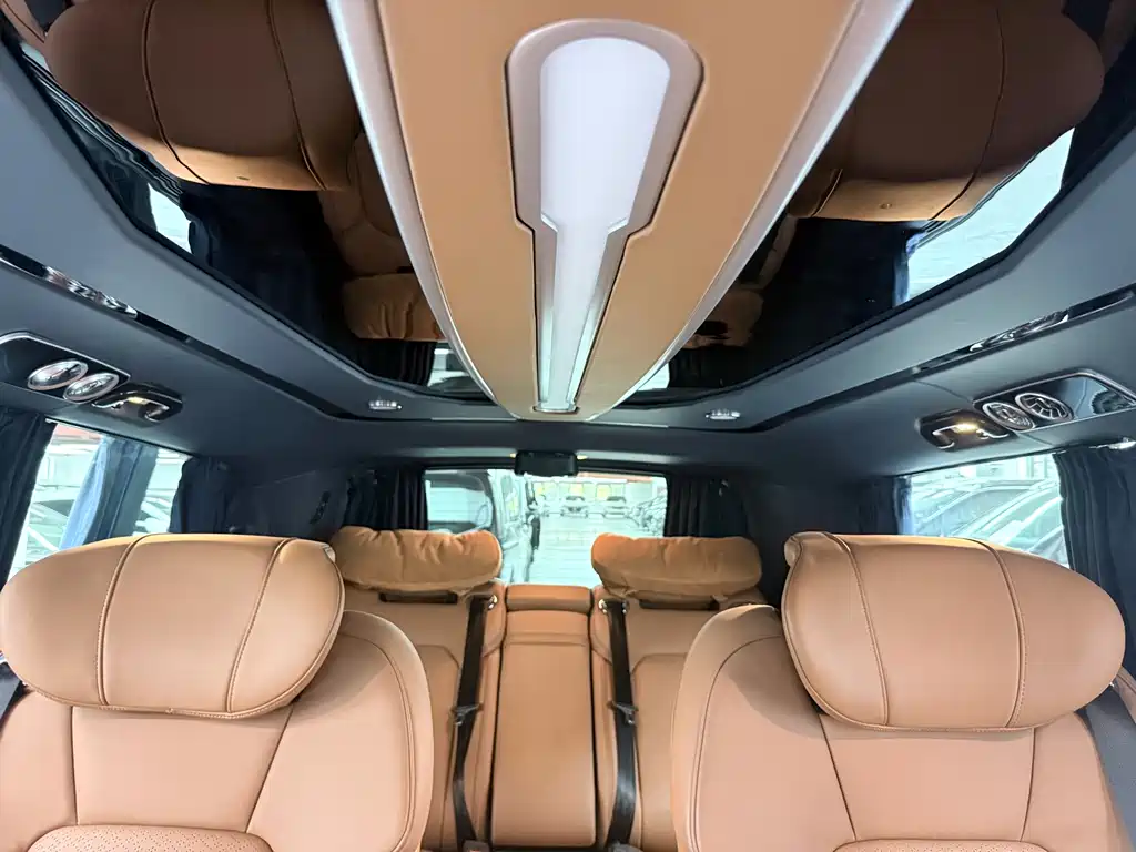 Mercedes-Benz Vito 2023 — фото 11