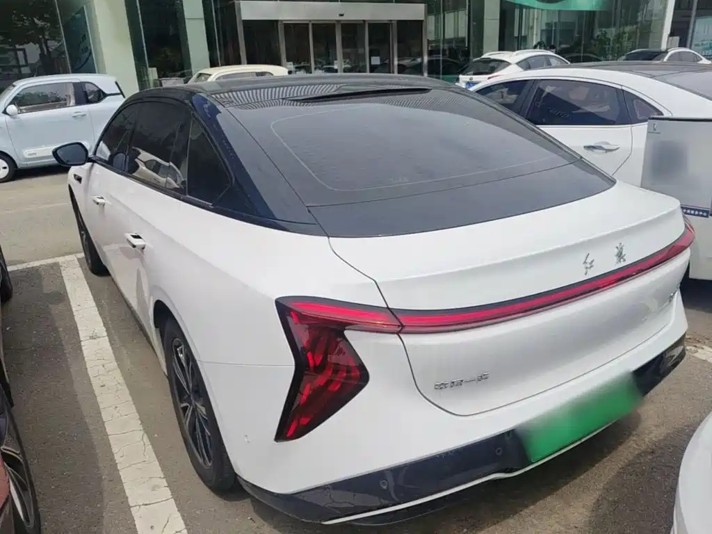 Hongqi EH7 2024
