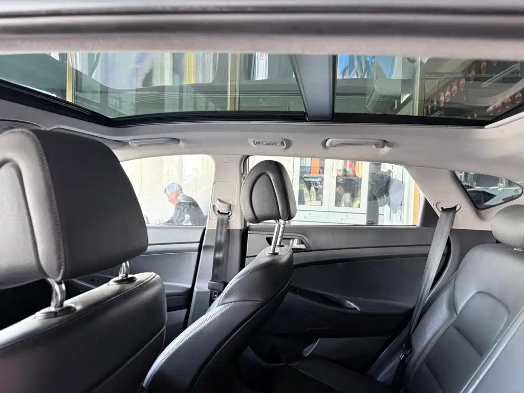 Hyundai Tucson 2017 — фото 12