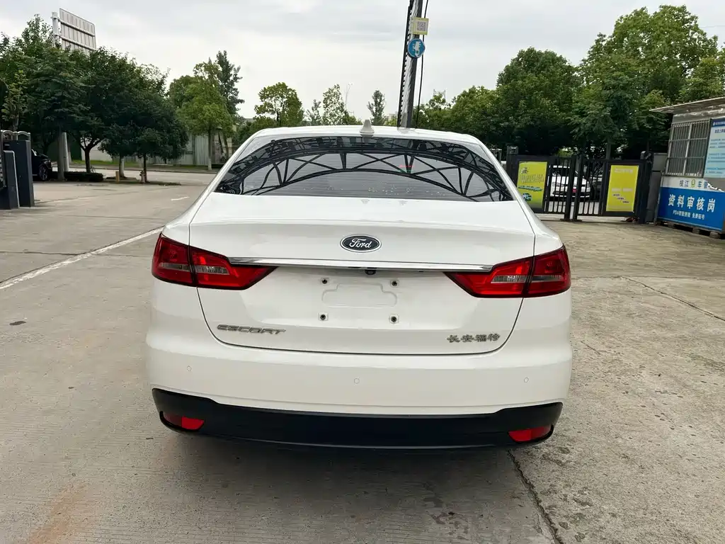Ford Forrest 2019