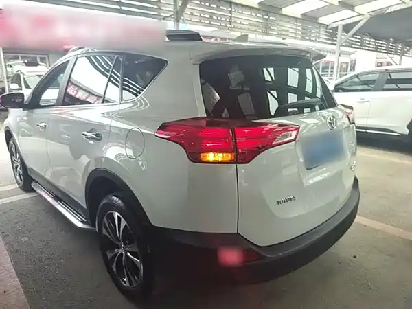 Toyota RAV4 2015