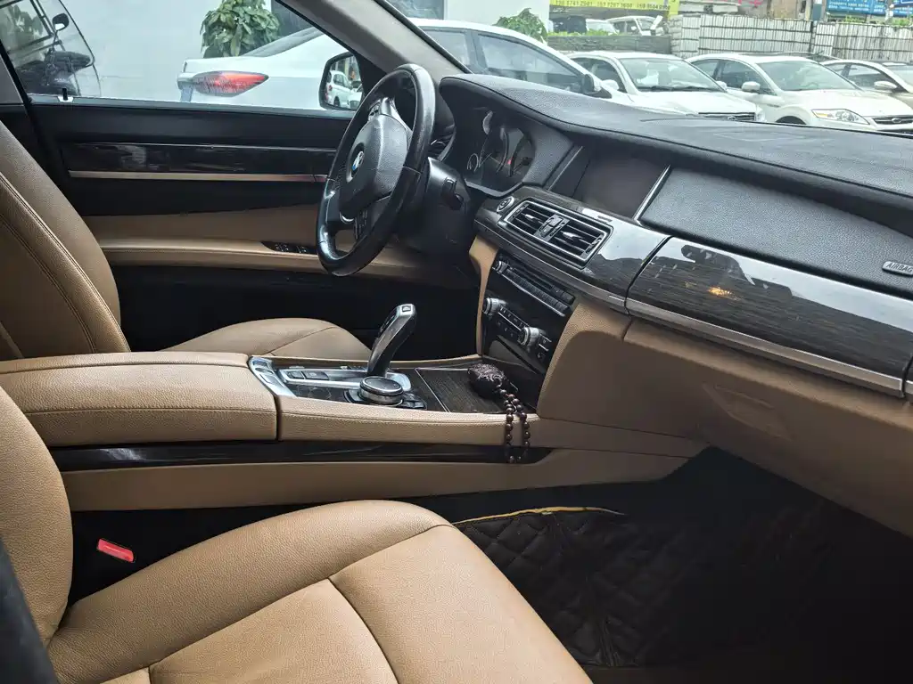 BMW 7 Series 2015 — фото 7