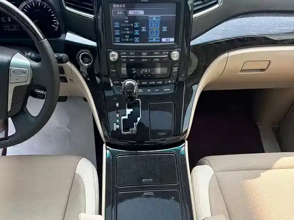 Toyota Alphard 2014