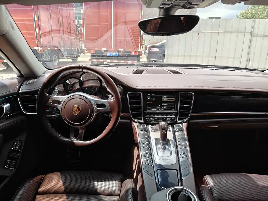 Porsche Panamera 2016 — фото 12