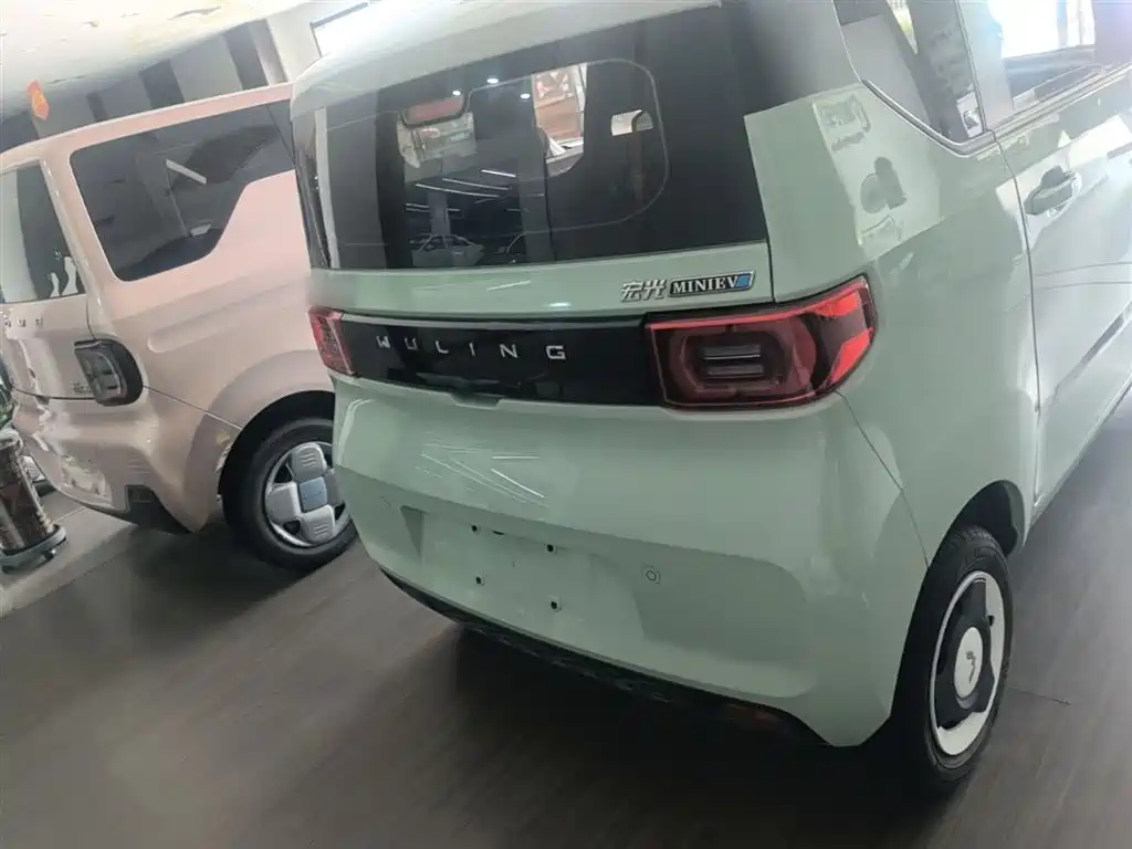 Wuling MINIEV 2022 — фото 6