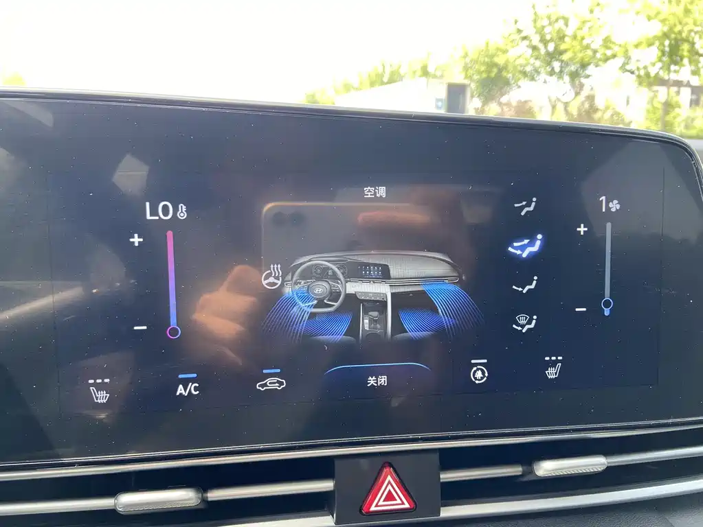 Hyundai Elantra 2021 — фото 11