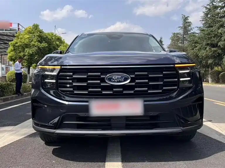 Ford Edge 2023 — фото 13