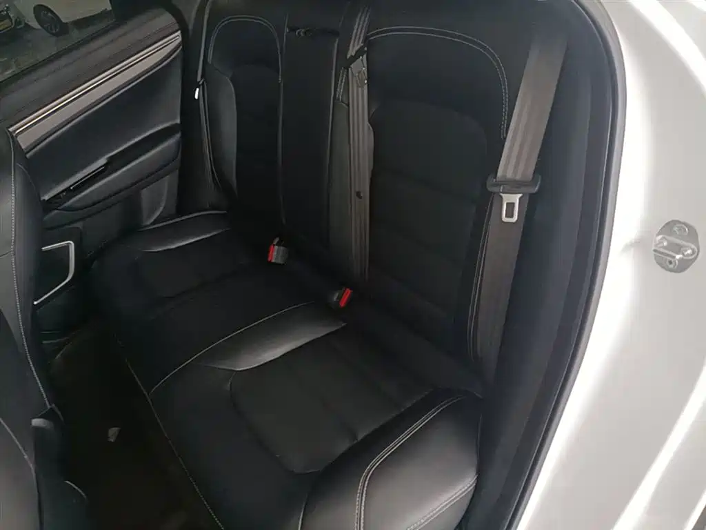 Geely Emgrand GS 2018 — фото 16