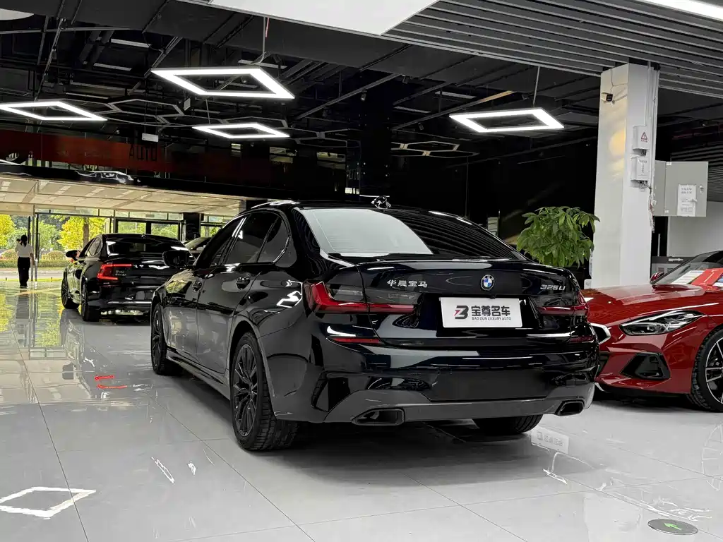 BMW 3 Series 2022 — фото 11