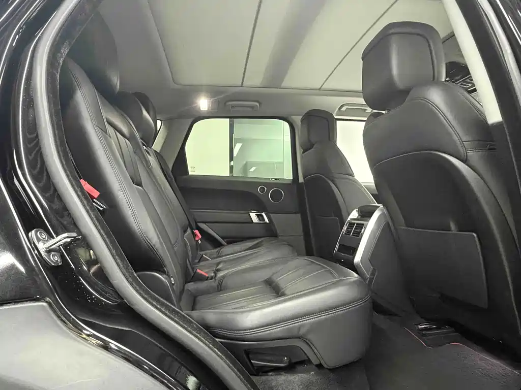 Land Rover Range Rover Sport New Energy 2020 — фото 8