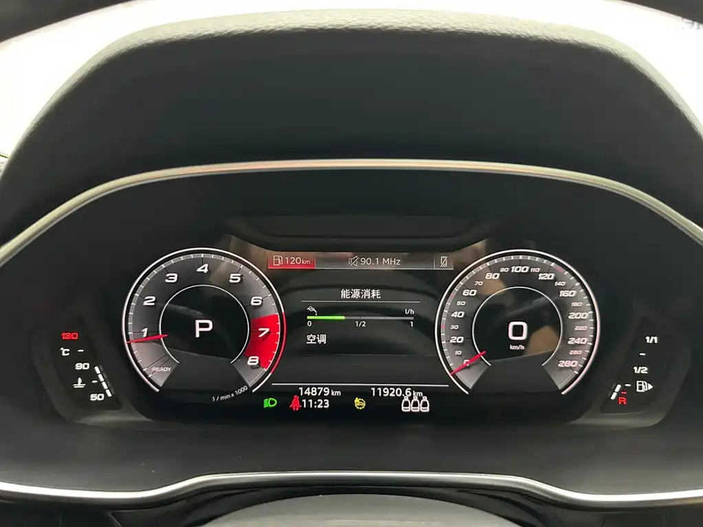Audi Q3 2023 — фото 18