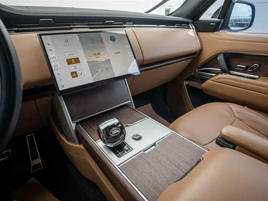 Land Rover Range Rover 2024 — фото 12