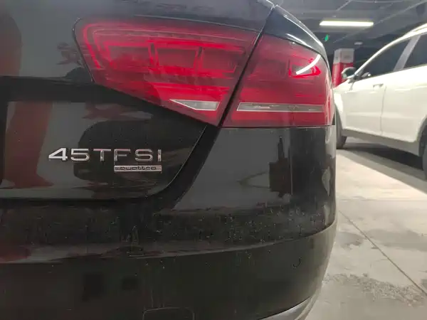 Audi A8 2012