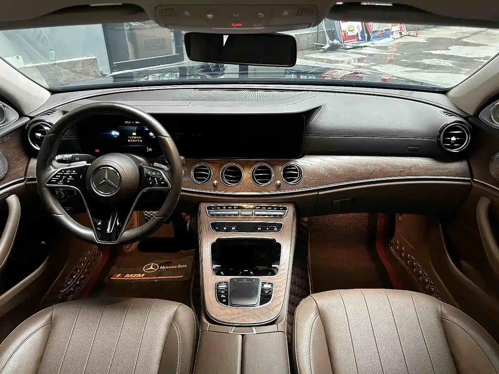 Mercedes-Benz E-Class 2022 — фото 4