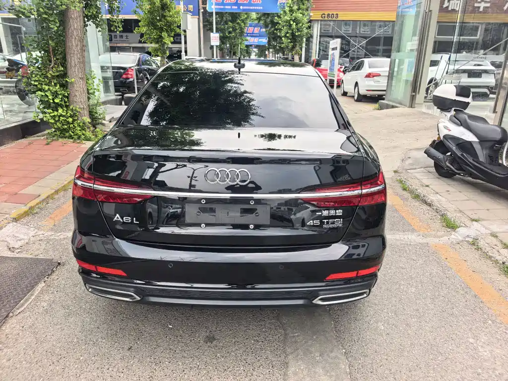 Audi A6L 2022