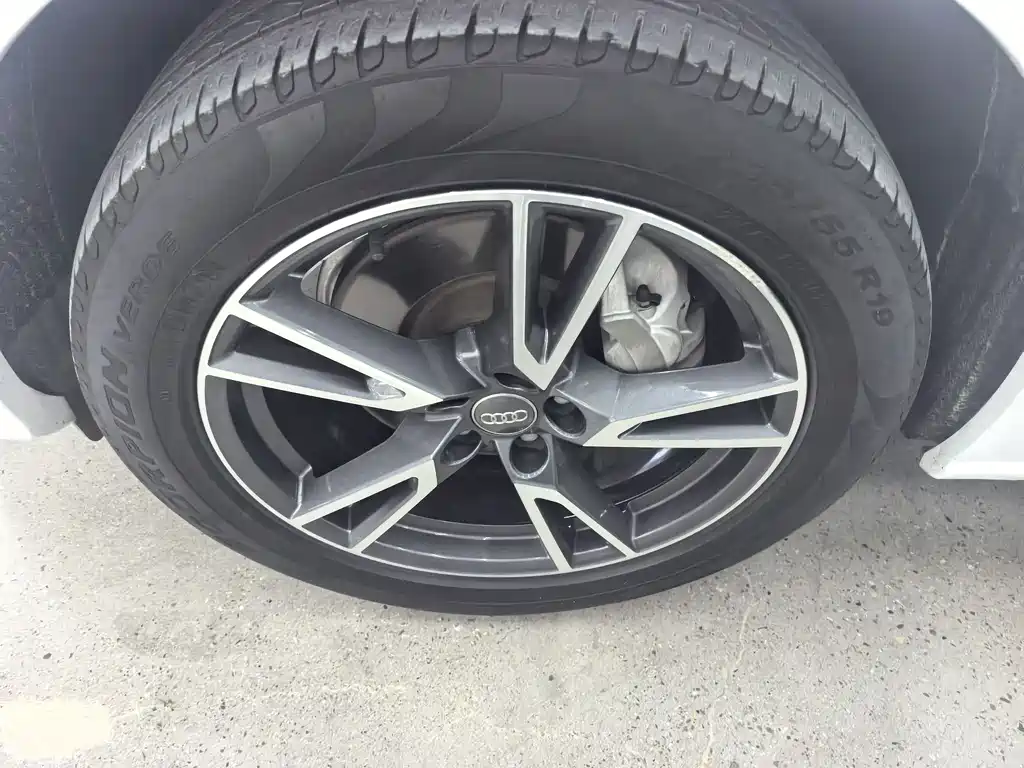 Audi Q5L 2020