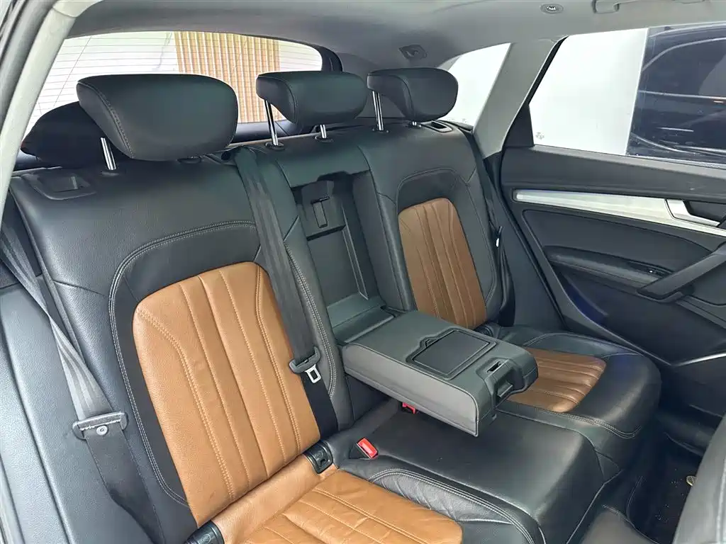 Audi Q5L 2020 — фото 20
