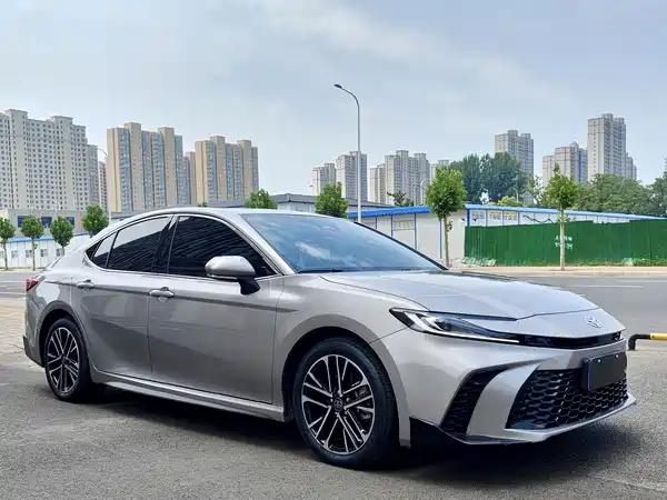 Toyota Camry 2025