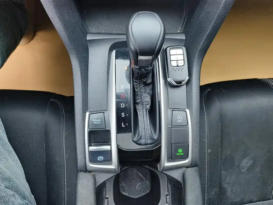 Honda Civic 2020 — фото 16
