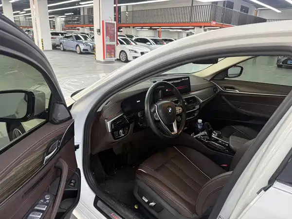 BMW 5 Series 2023