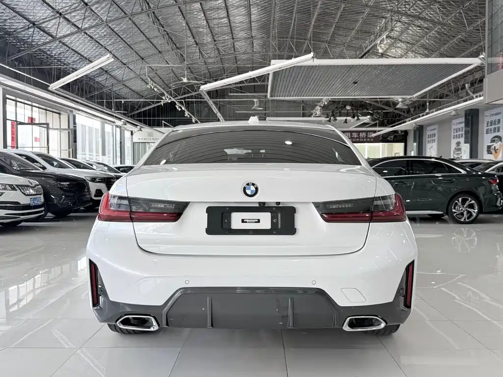 BMW 3 Series 2023 — фото 14