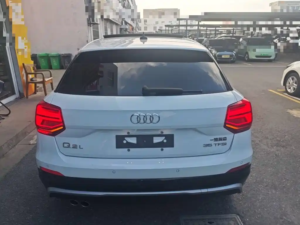 Audi Q2L 2020