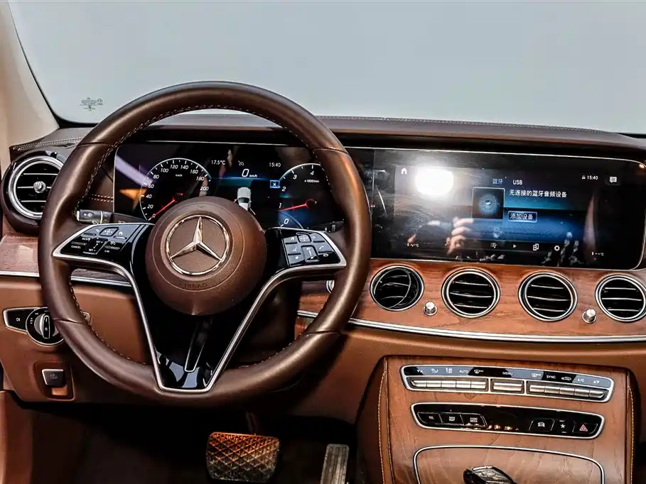 Mercedes-Benz E-Class 2021 — фото 29