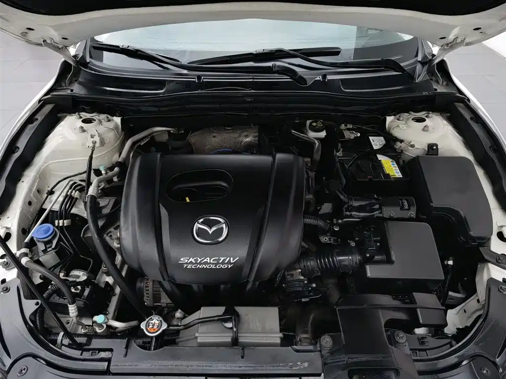 Mazda 3 Axela 2016