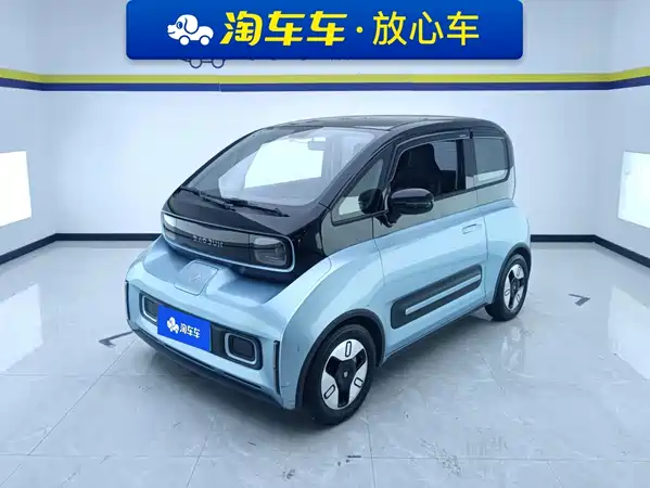 Baojun E300 2021