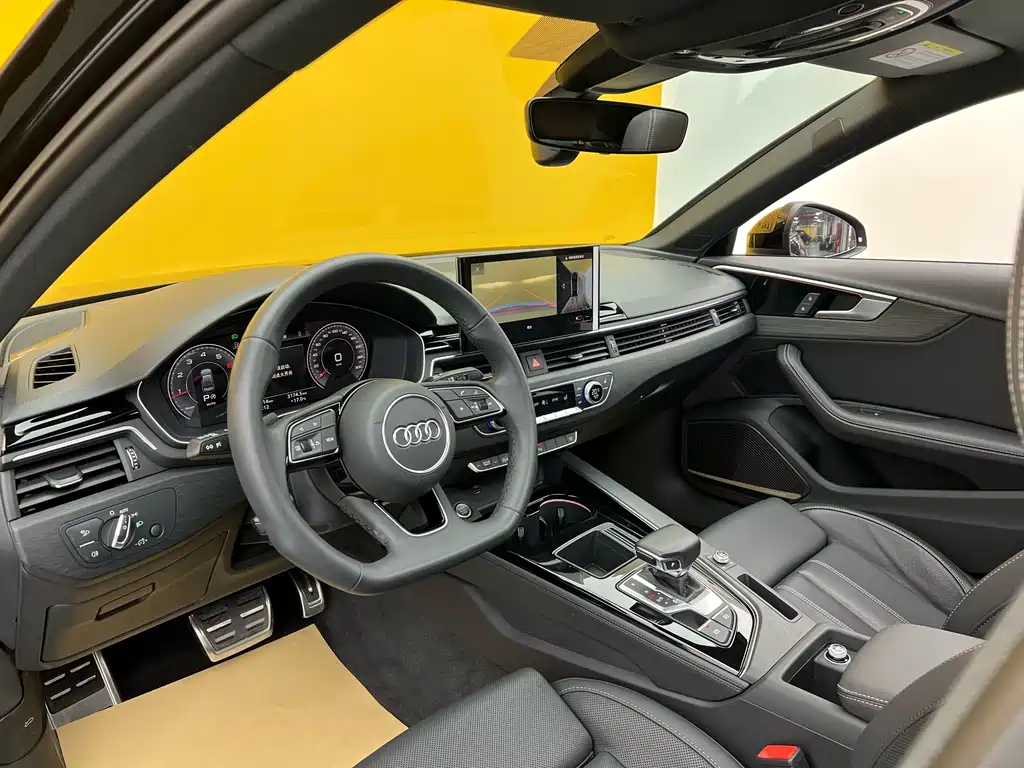 Audi A4L 2023