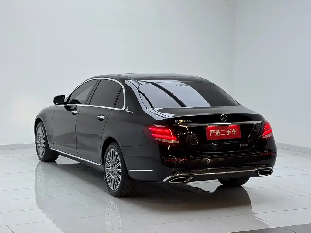 Mercedes-Benz E-Class 2019 — фото 18