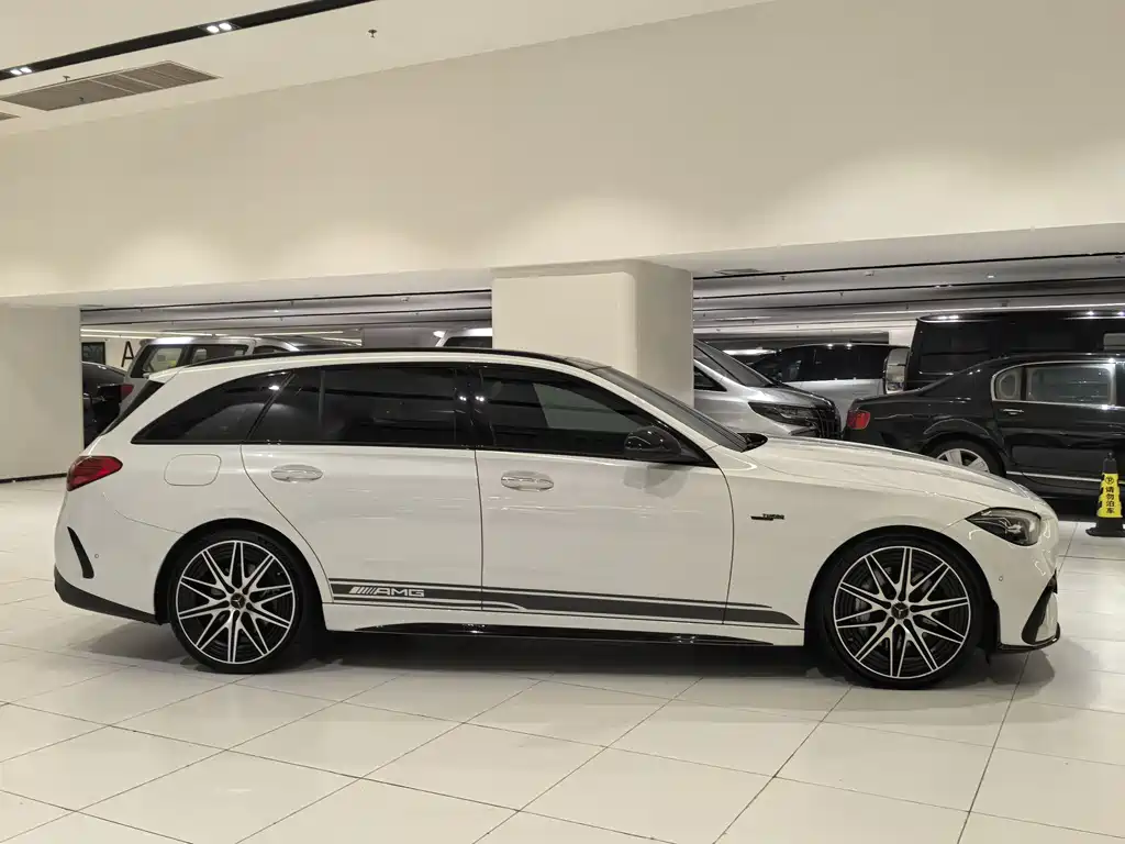 Mercedes-Benz C-Class AMG 2024 — фото 12