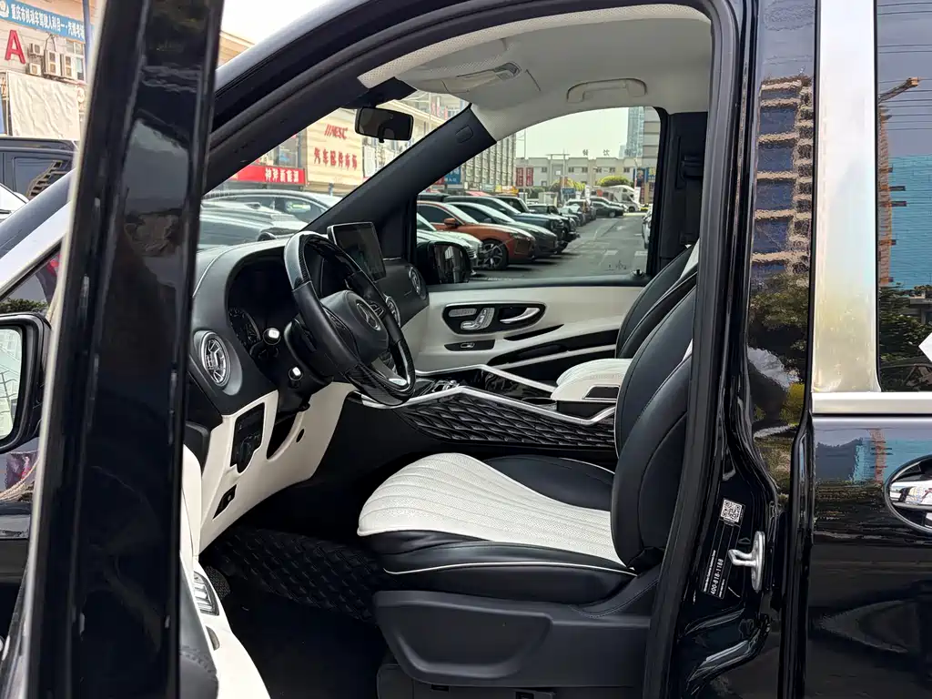 Mercedes-Benz Vito 2023 — фото 10